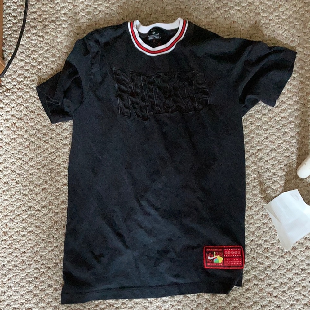 Smiley face tee size small!